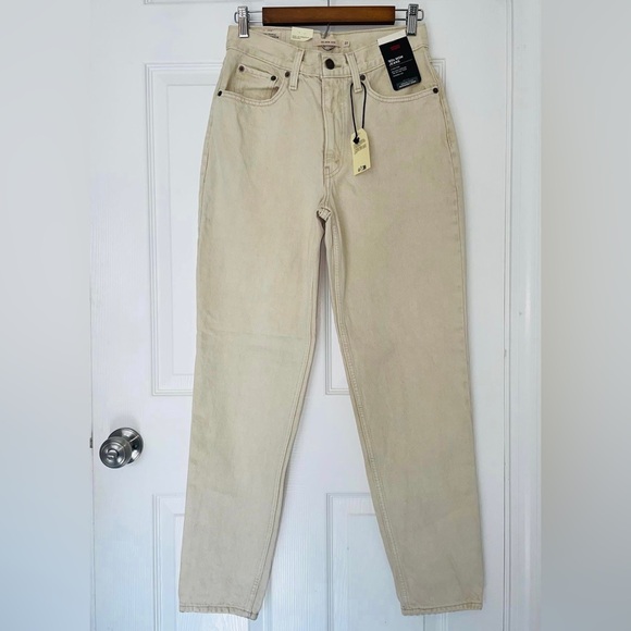 Levi's Denim - Levi’s Mom jeans (27X30)